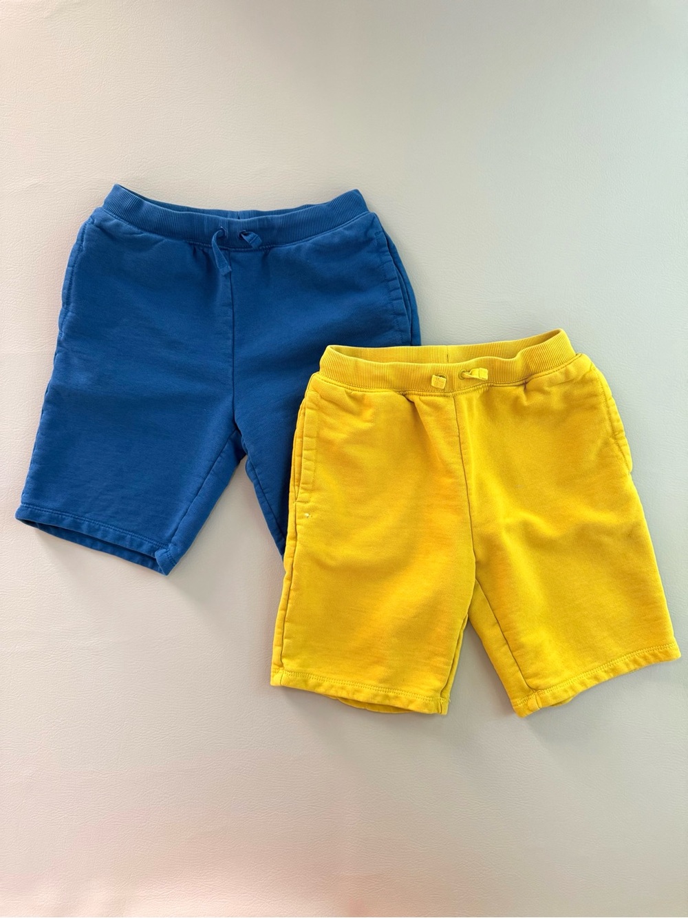 Hanna Andersson French Terry Pull on Shorts Parakeet Green & Blue size 10 140cm